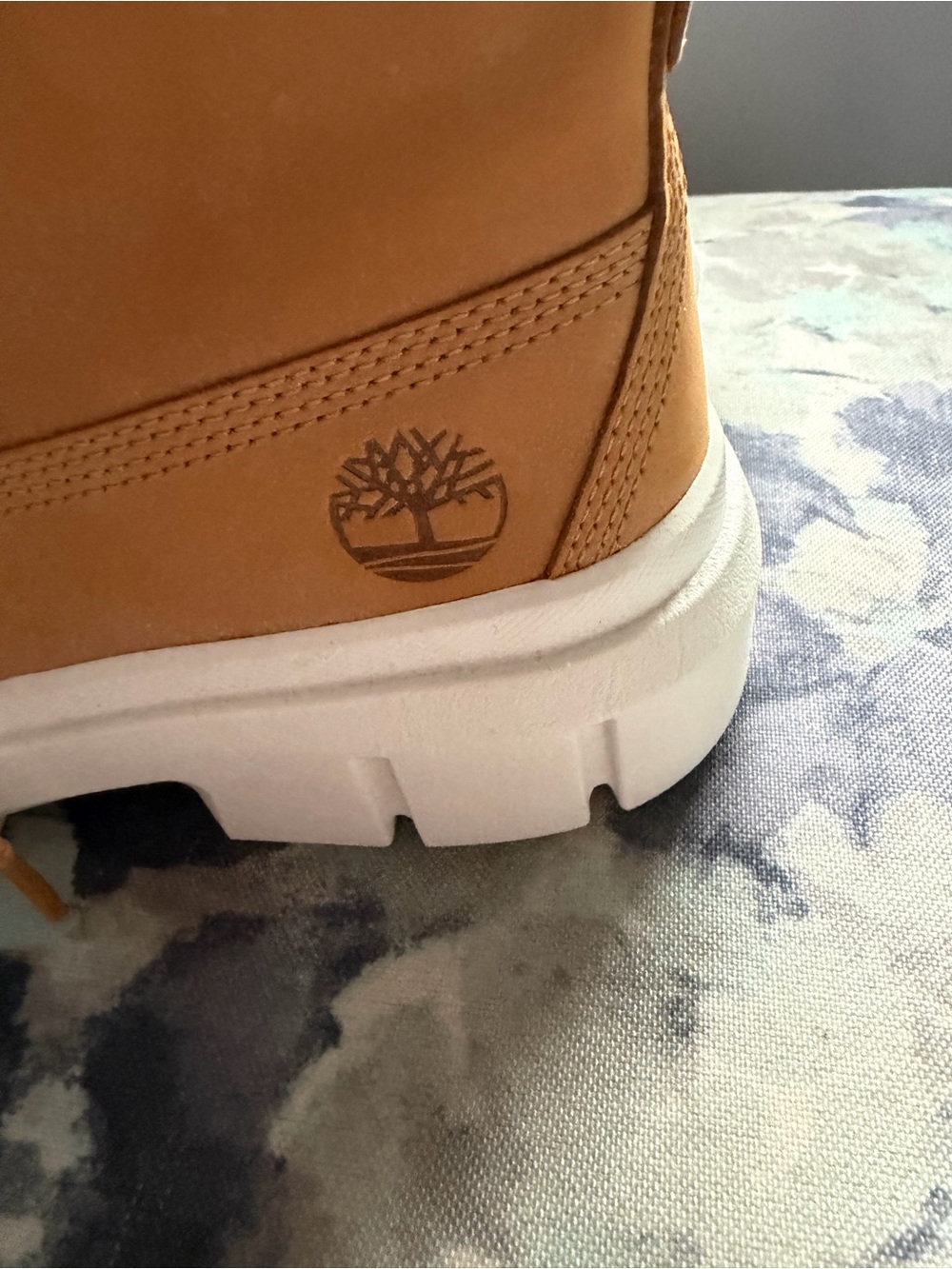 Timberland Wheat/Tan Nubuck Lace-Up Boots with White Lug Sole - Picture 4 of 7
